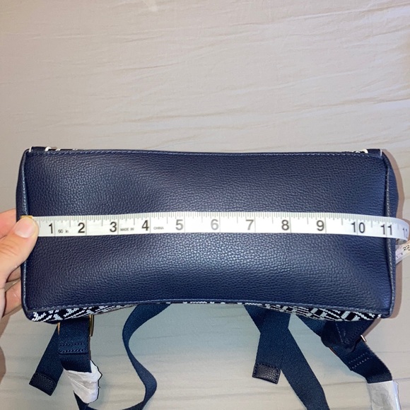 Tommy Hilfiger / Navy Blue Backpack - Picture 7 of 12